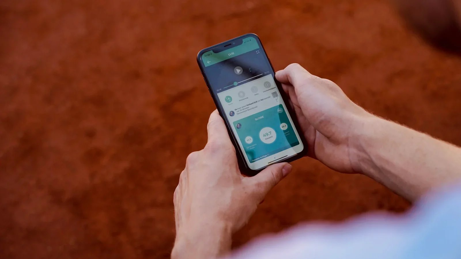 Le RGB Smart Court et sa Wingfield Box sur le poteau de filet