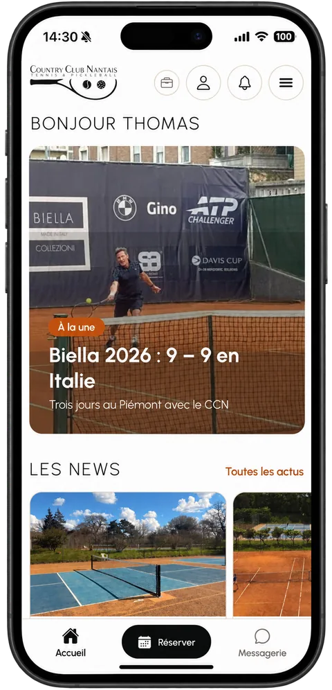 L'application du Country Club Nantais sur un téléphone : accueil, article à la une et actualités du club